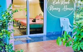 Kohmook​ Money​ House